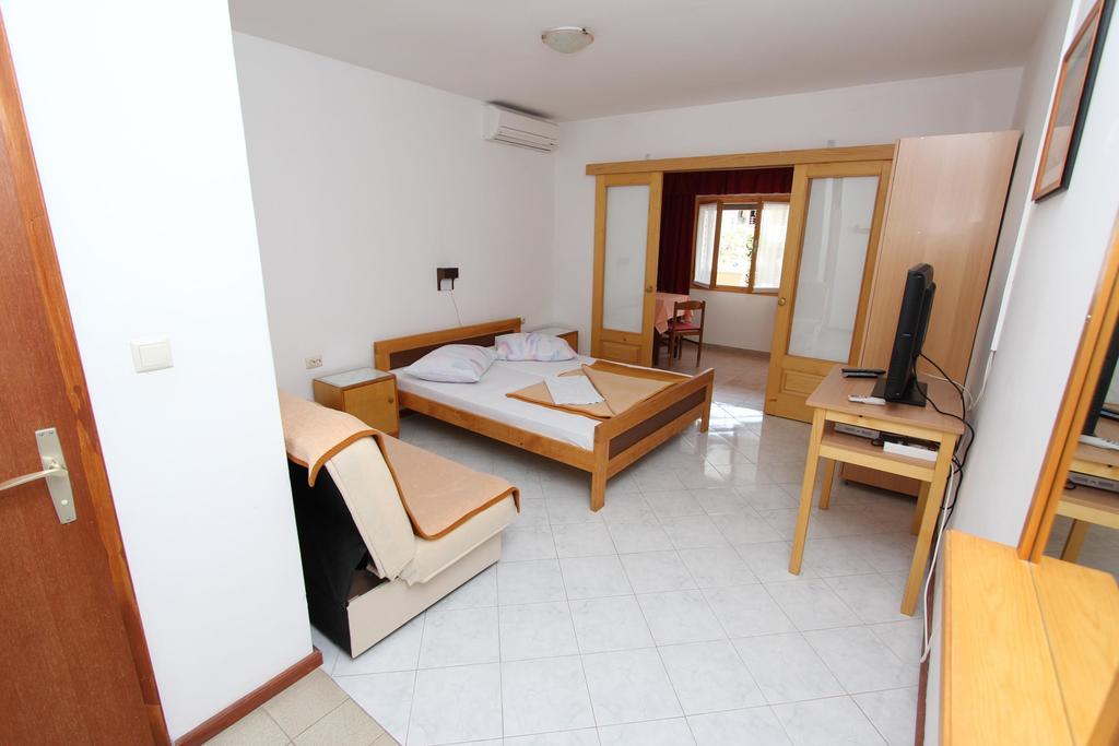 רוביני Room And Apartments Mariza חדר תמונה