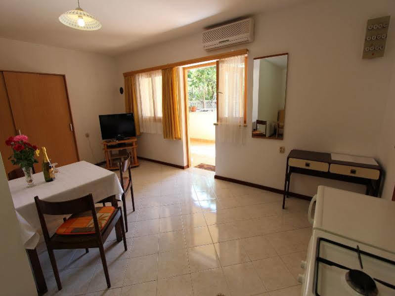 רוביני Room And Apartments Mariza מראה חיצוני תמונה